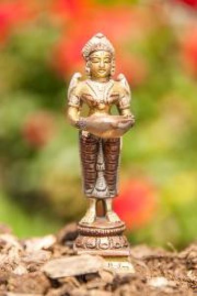 Lakshmi Statue – Göttin des Glücks, Reichtums & der Schönheit (10,5 cm)